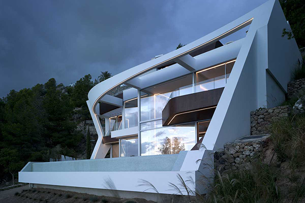 استفاده از نمای شیشه ای در ویلا