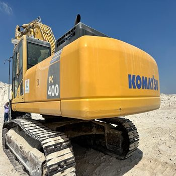 بیل مکانیکی چیست؟ بیل مکانیکی کوماتسو چه برتری هایی دارد؟